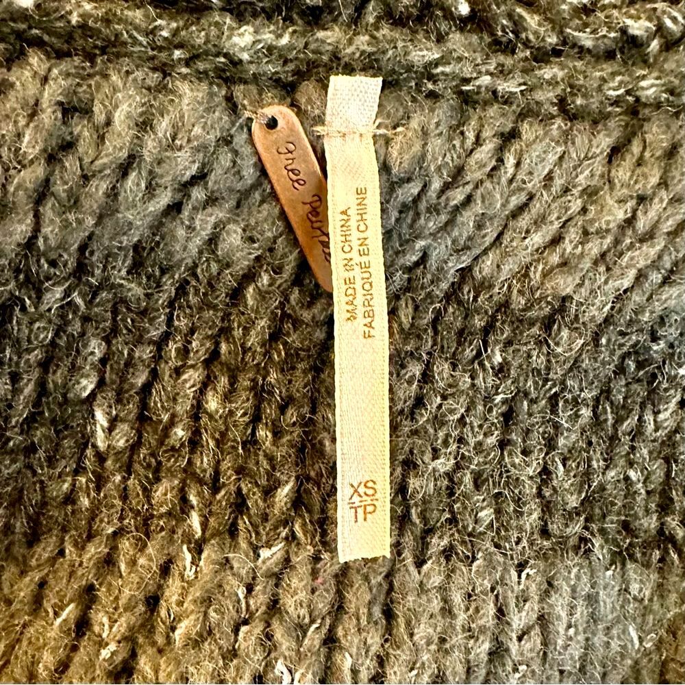 🌟 Free People Cozy Braided Cardi - Picture 4 of 8